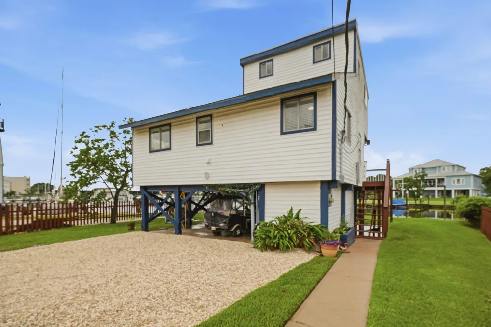 22 Tindel Street Kemah, TX 77565