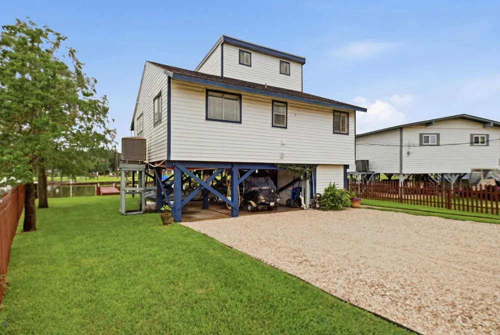 22 Tindel Street Kemah, TX 77565
