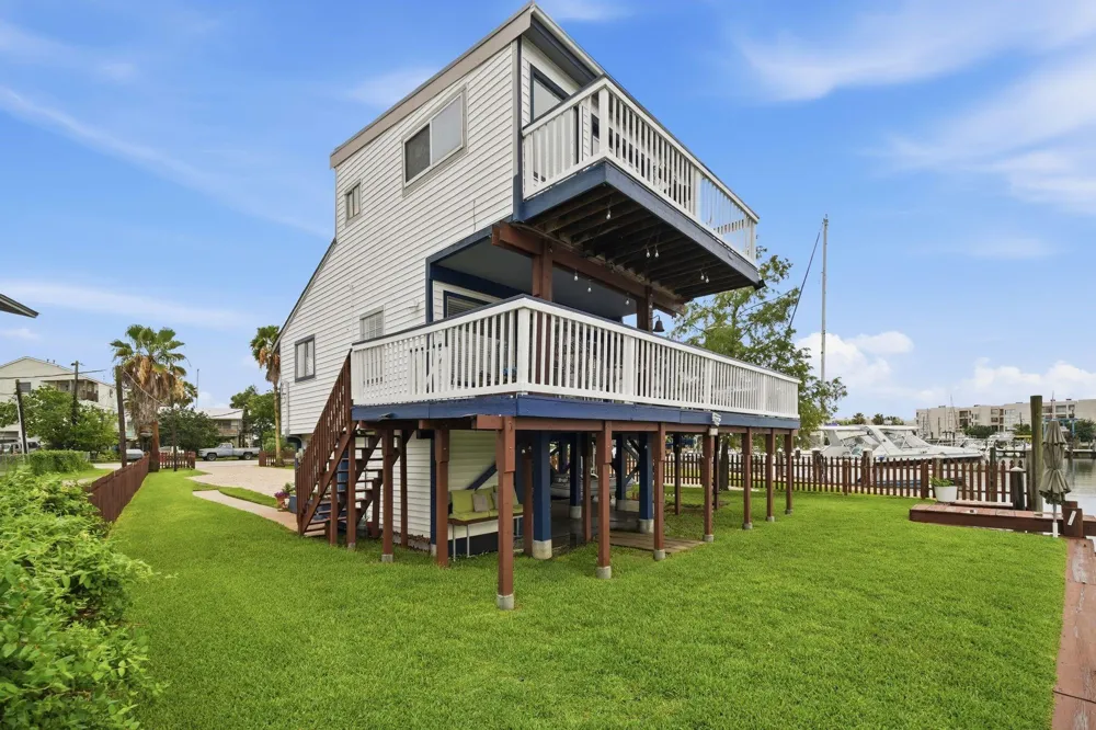 22 Tindel Street Kemah, TX 77565
