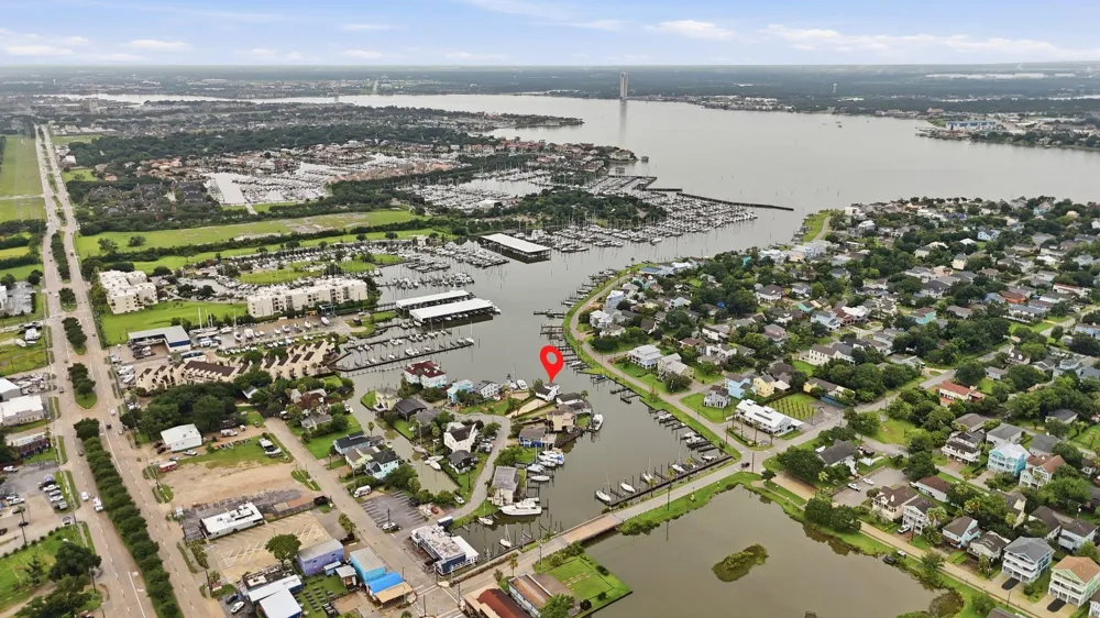 22 Tindel Street Kemah, TX 77565