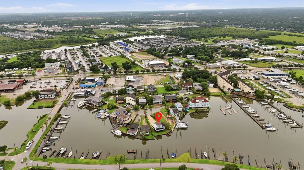 22 Tindel Street Kemah, TX 77565