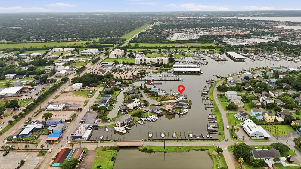 22 Tindel Street Kemah, TX 77565