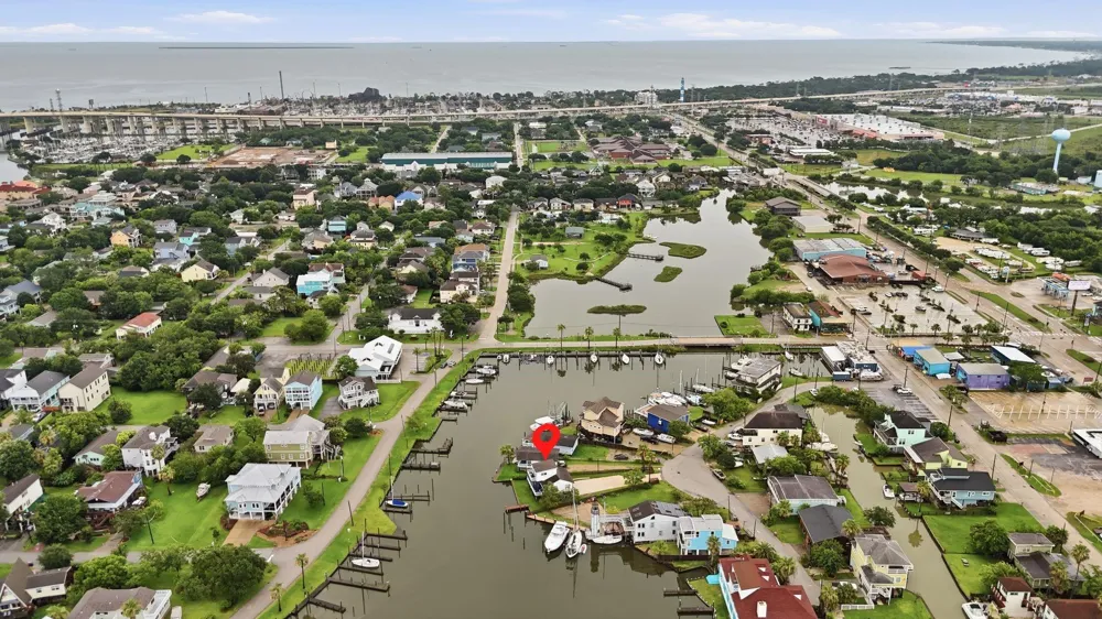 22 Tindel Street Kemah, TX 77565