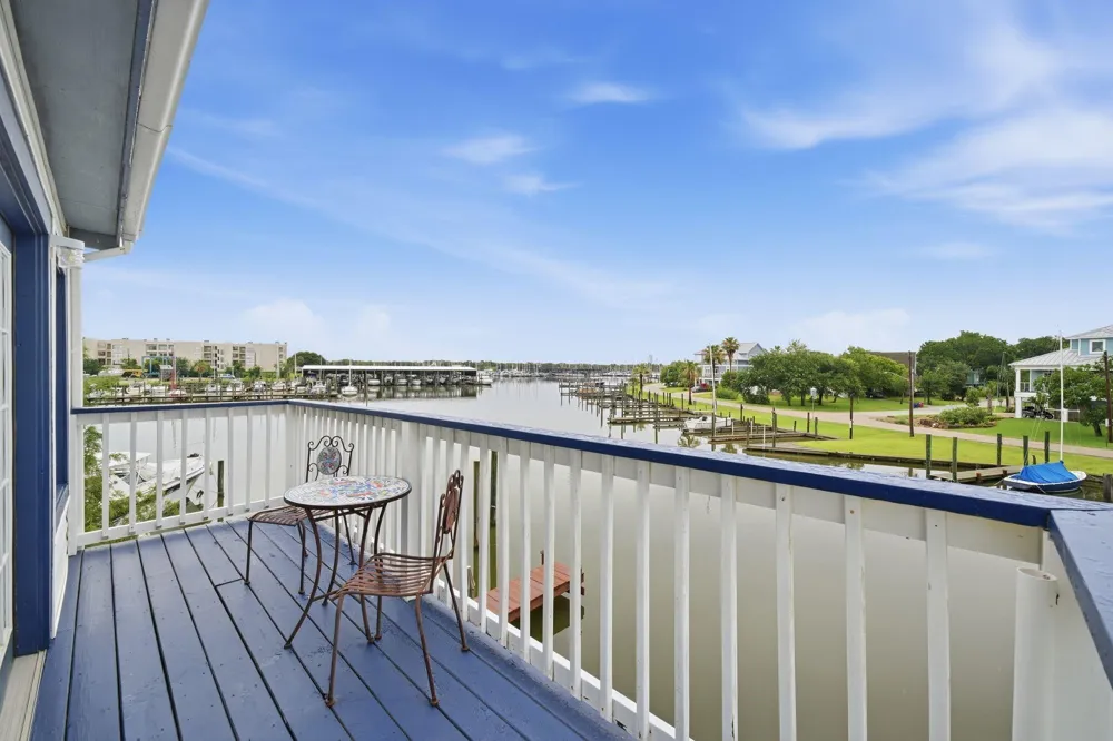 22 Tindel Street Kemah, TX 77565