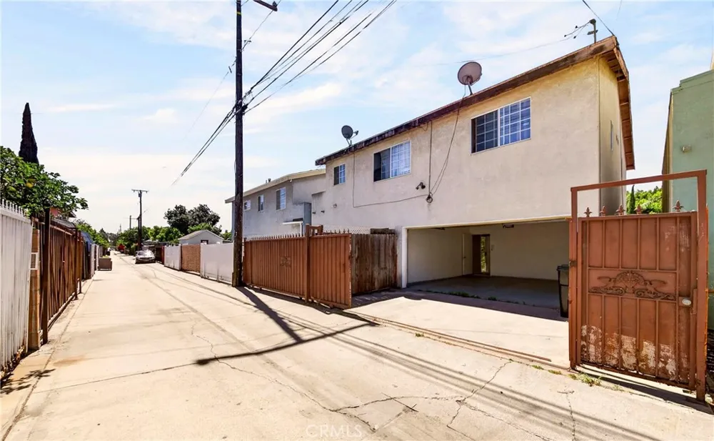 2901 E 65th Long Beach, CA 90805