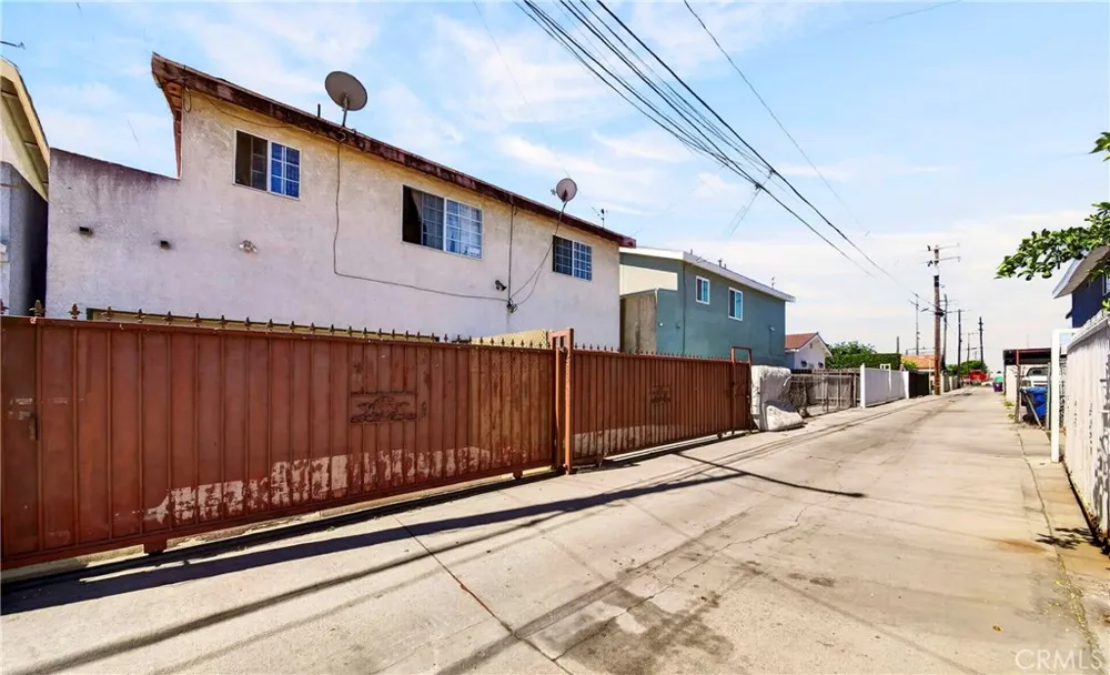 2901 E 65th Long Beach, CA 90805