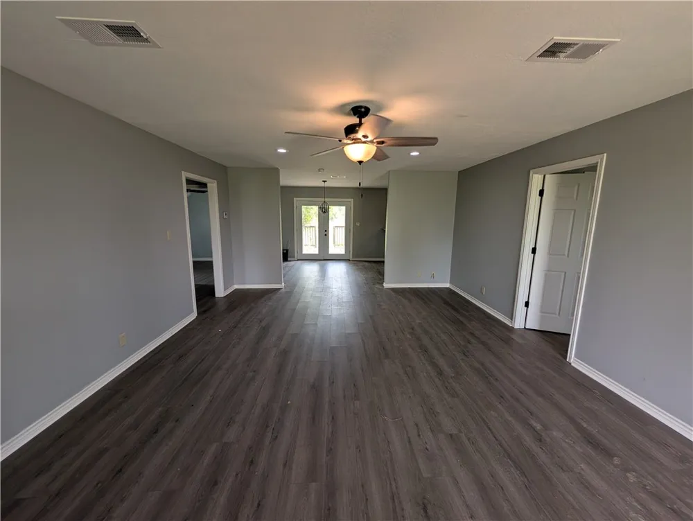 3521 State Highway 105 E Navasota, TX 77868