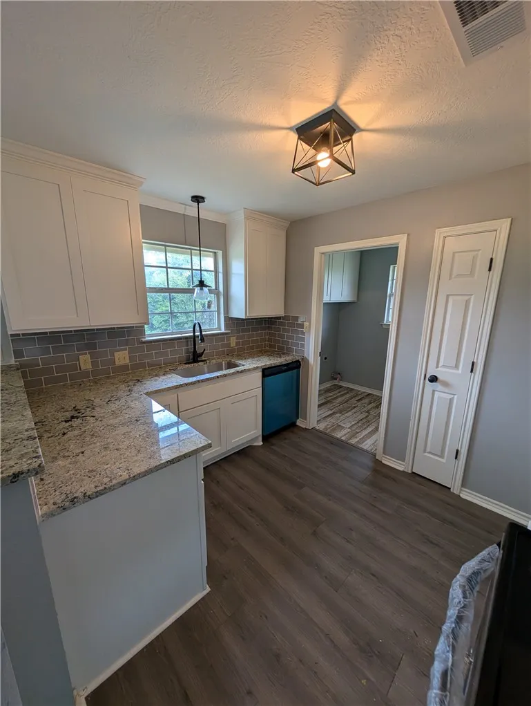 3521 State Highway 105 E Navasota, TX 77868
