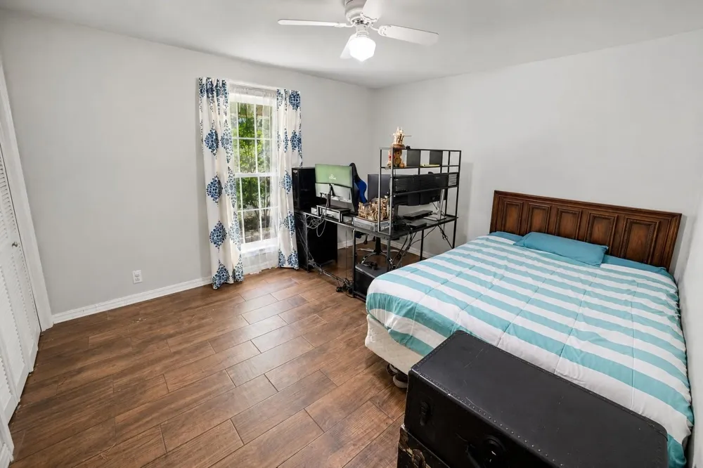 215 Pr 301 Center, TX 75935