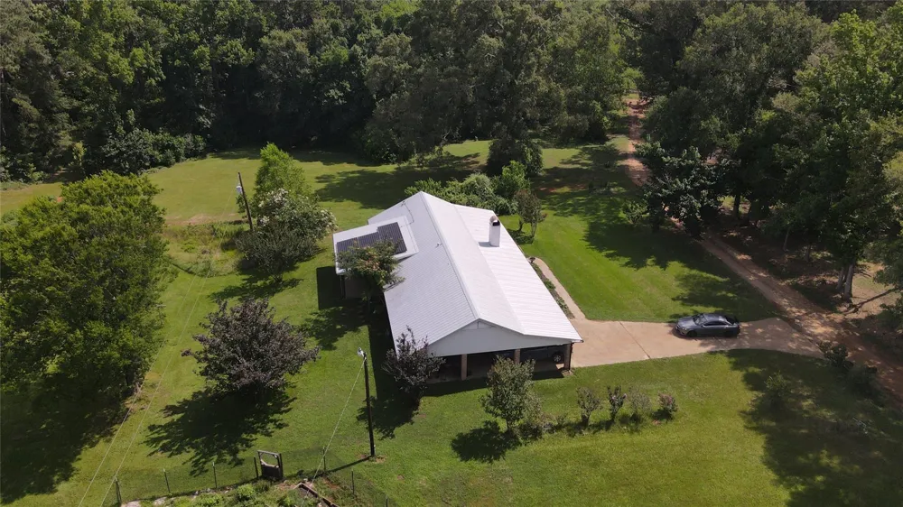 215 Pr 301 Center, TX 75935