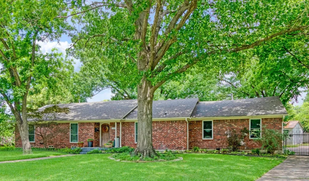 9902 Galway Drive Dallas, TX 75218