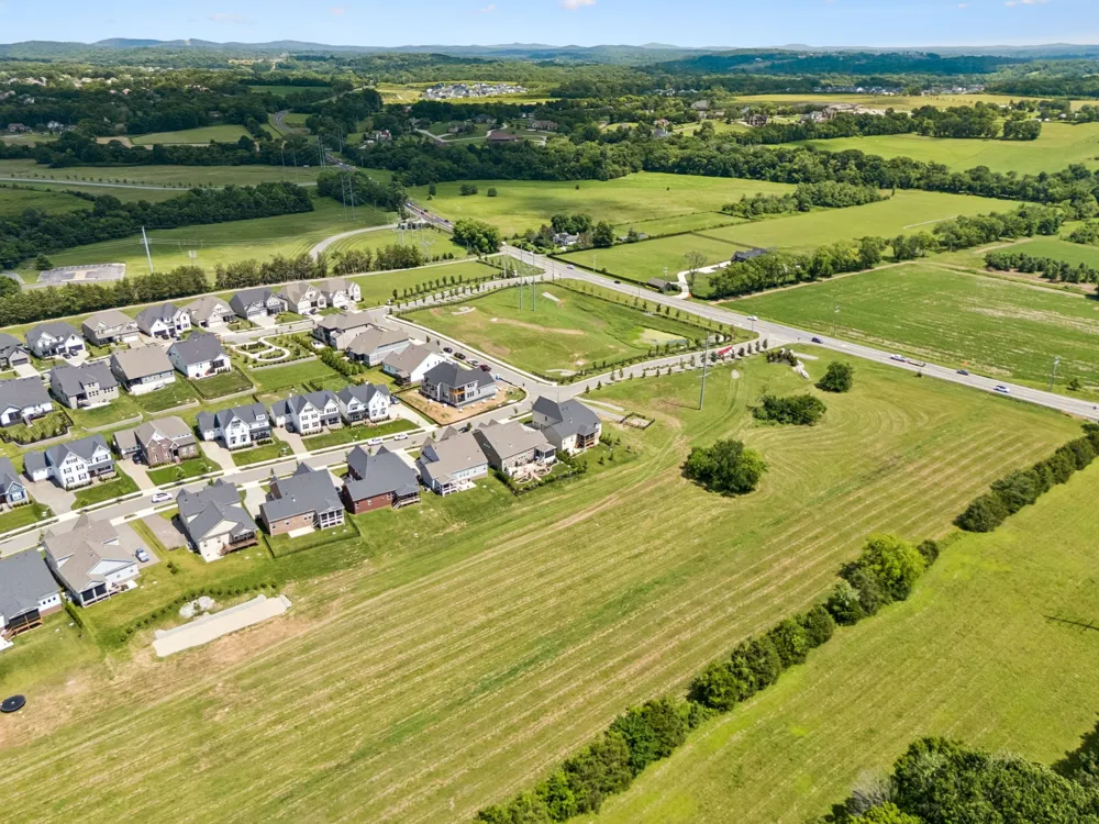 5011 High Park Hill Dr Arrington, TN 37014
