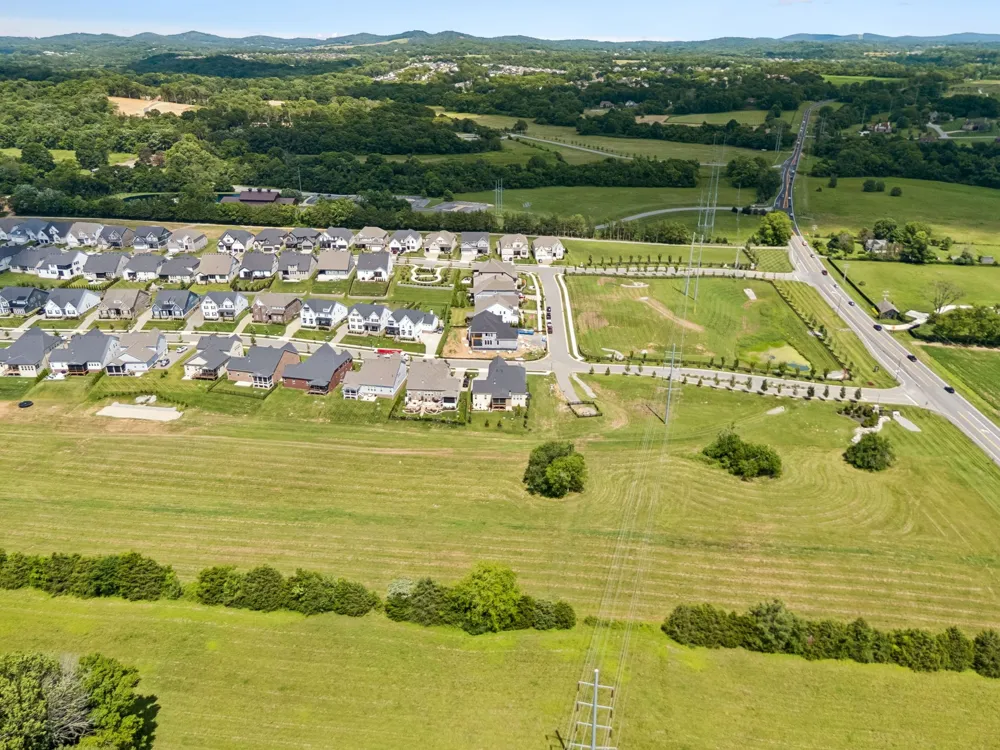 5011 High Park Hill Dr Arrington, TN 37014