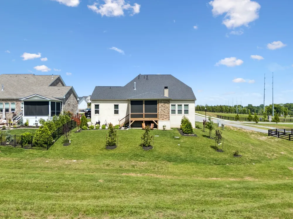 5011 High Park Hill Dr Arrington, TN 37014