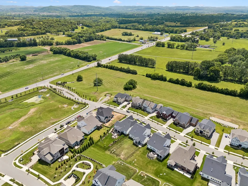 5011 High Park Hill Dr Arrington, TN 37014