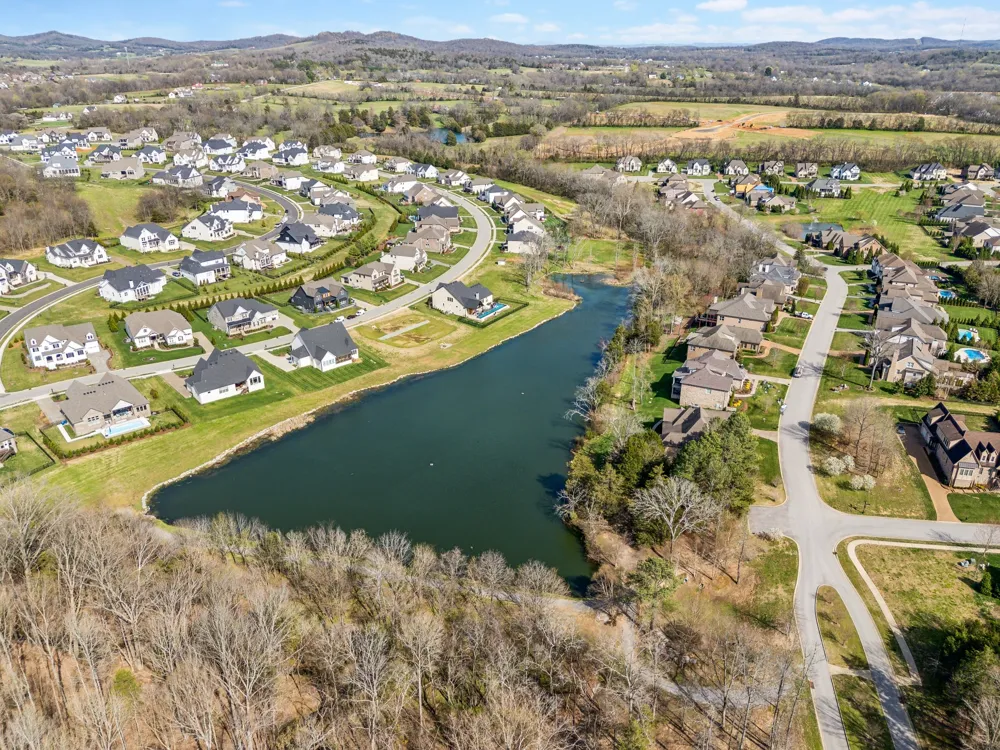 5011 High Park Hill Dr Arrington, TN 37014