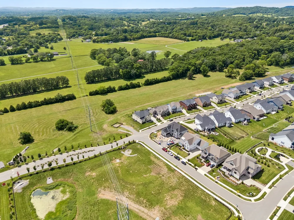 5011 High Park Hill Dr Arrington, TN 37014