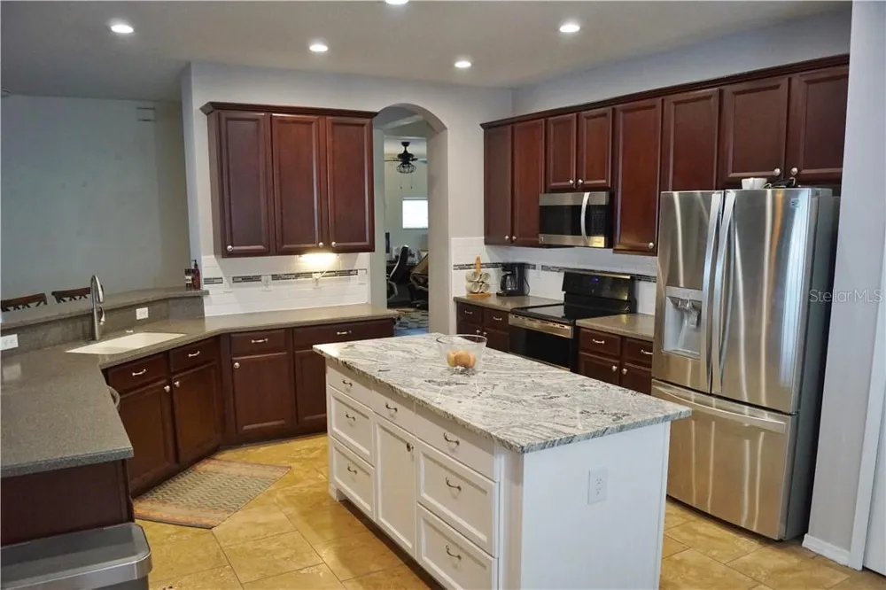 1742 MIRA LAGO CIRCLE Ruskin, FL 33570