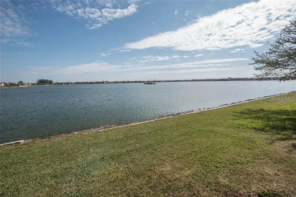 1742 MIRA LAGO CIRCLE Ruskin, FL 33570