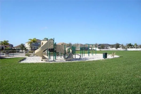 1742 MIRA LAGO CIRCLE Ruskin, FL 33570