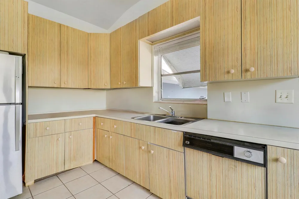 24 Douglas Drive Ocean Ridge, FL 33435