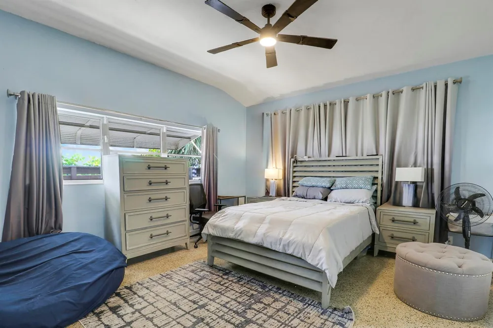 24 Douglas Drive Ocean Ridge, FL 33435