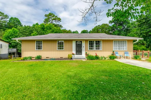 1311 Campbell Crescent