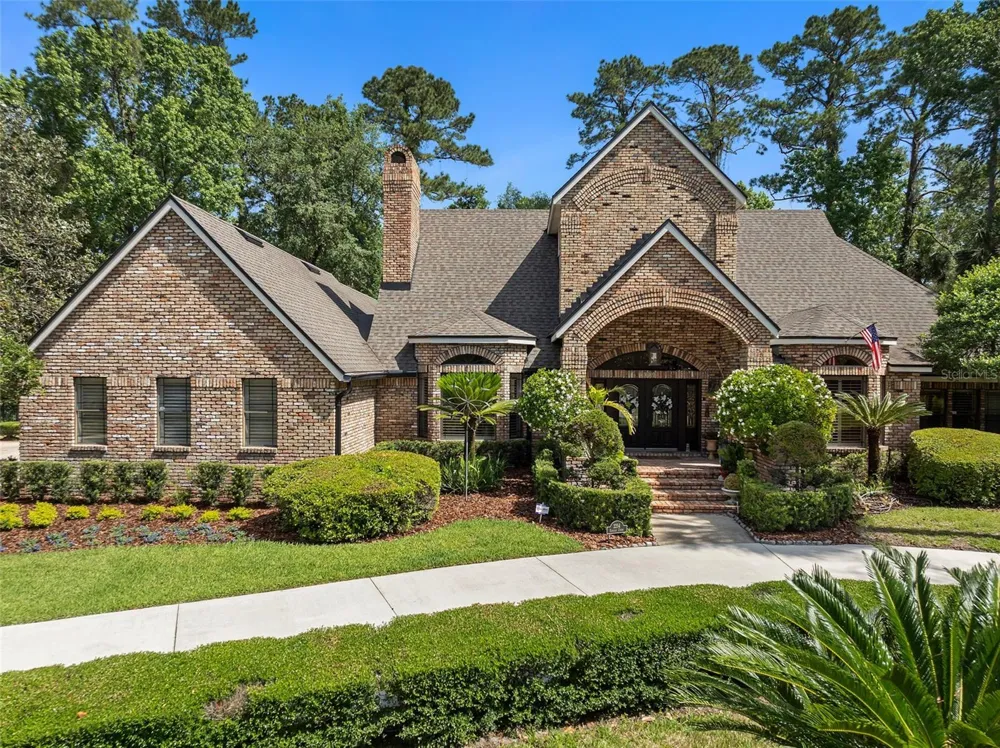 2214 EARLEAF COURT Longwood, FL 32779
