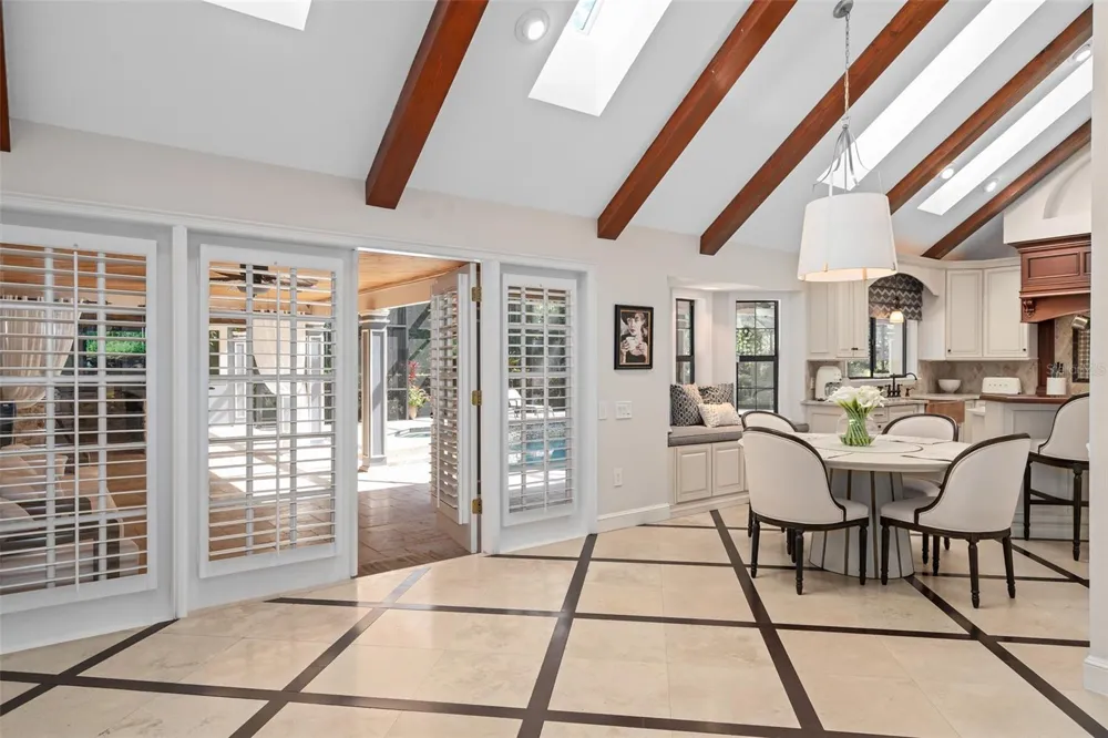 2214 EARLEAF COURT Longwood, FL 32779