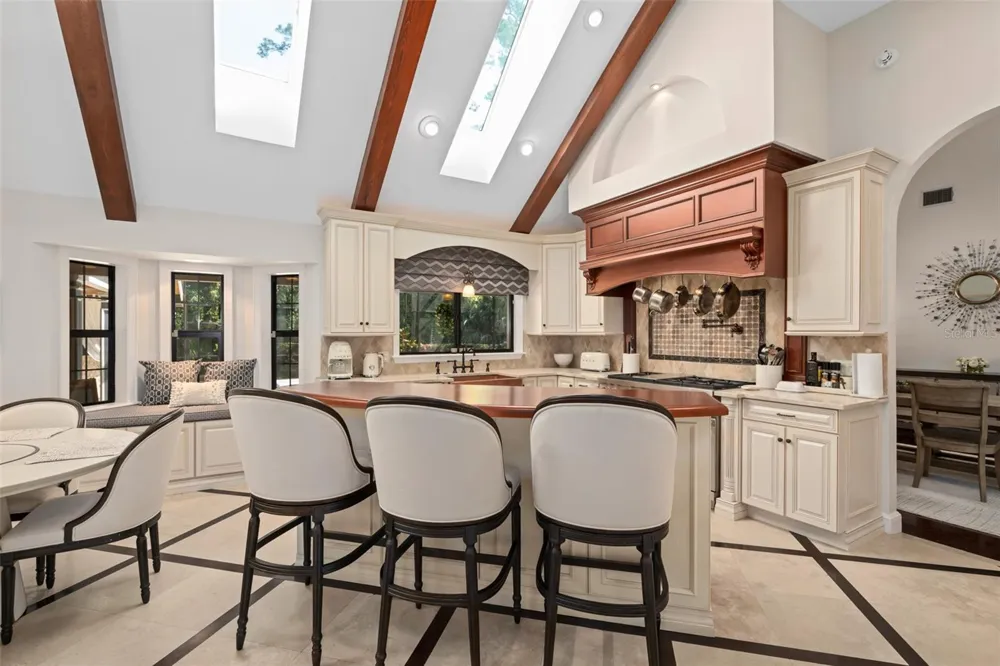 2214 EARLEAF COURT Longwood, FL 32779