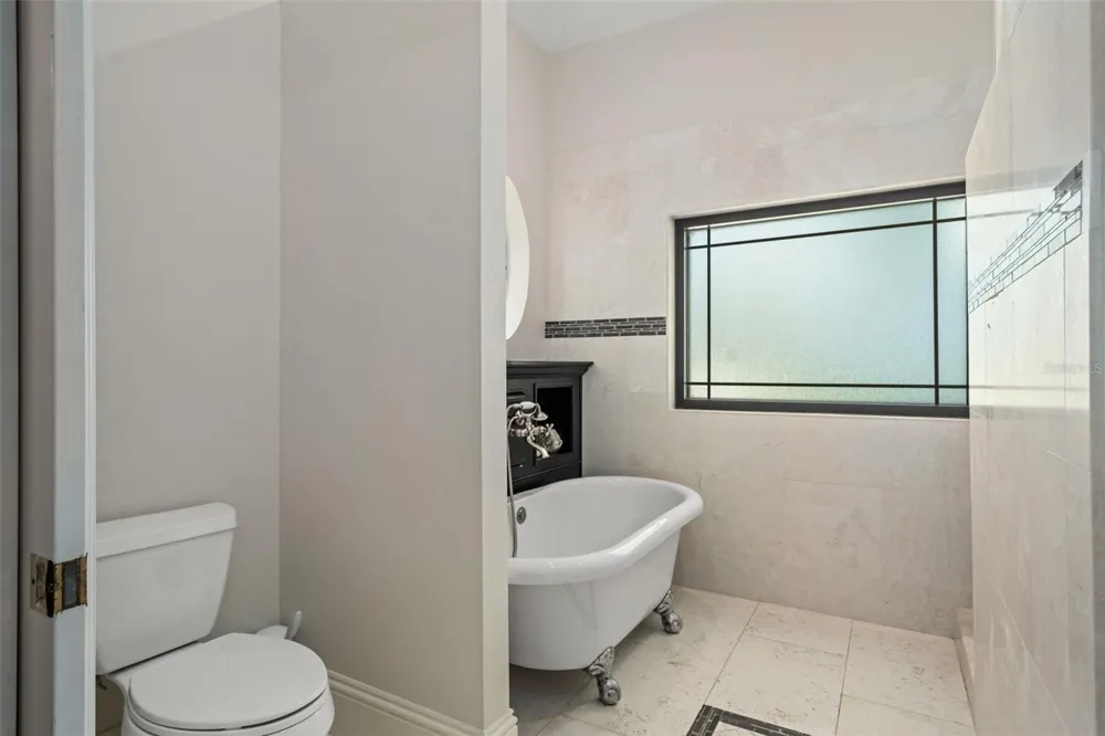 2214 EARLEAF COURT Longwood, FL 32779