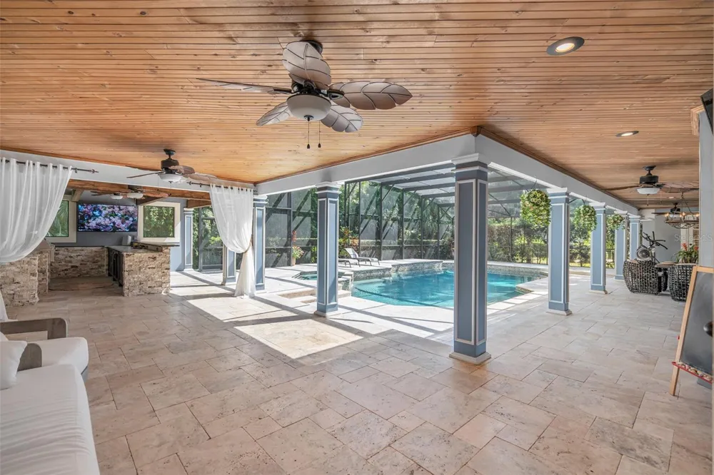 2214 EARLEAF COURT Longwood, FL 32779