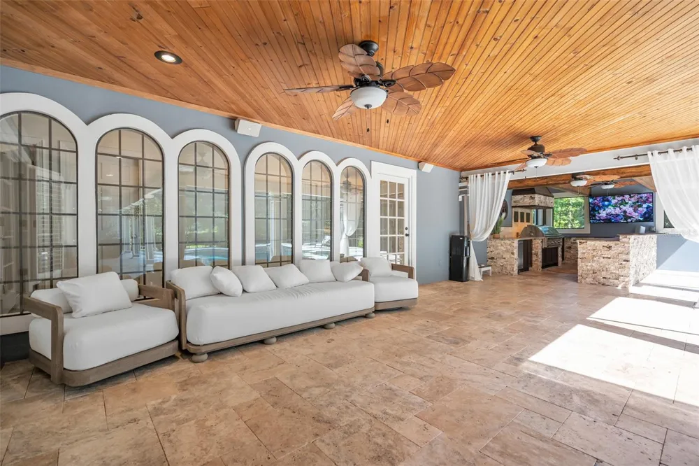 2214 EARLEAF COURT Longwood, FL 32779