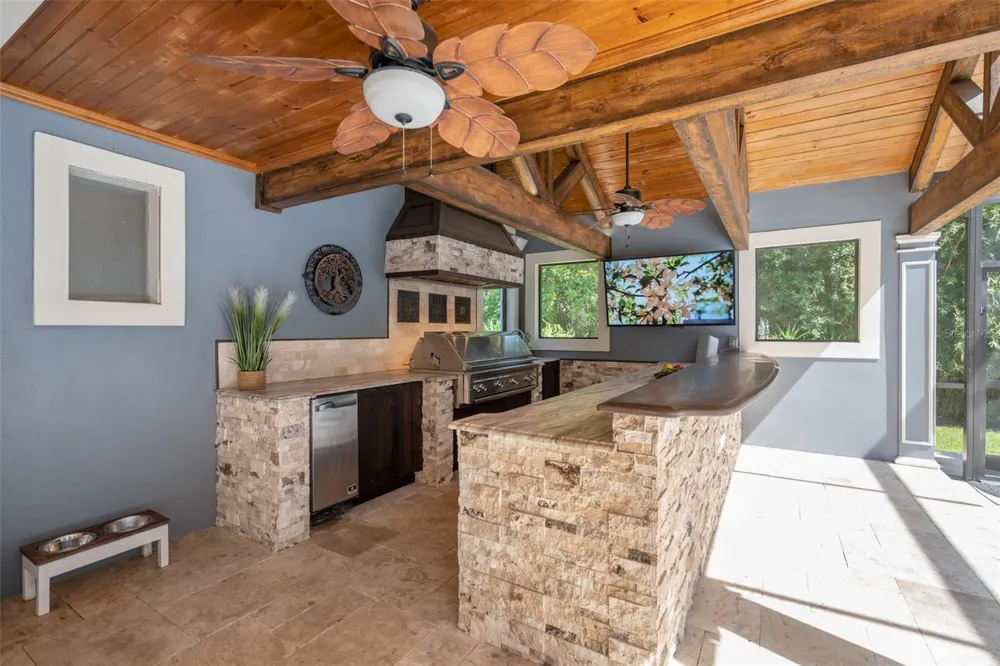 2214 EARLEAF COURT Longwood, FL 32779
