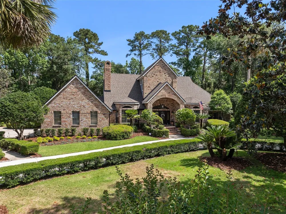 2214 EARLEAF COURT Longwood, FL 32779