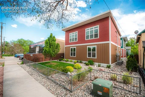 525 E Kiowa Street