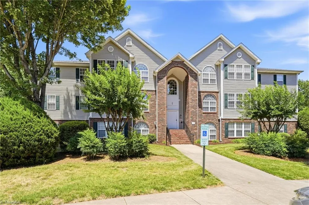 734 Scholastic Court Winston-Salem, NC 27106