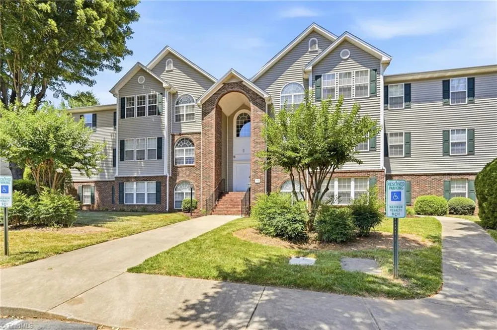 734 Scholastic Court Winston-Salem, NC 27106