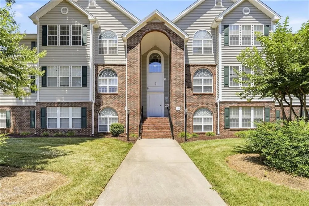 734 Scholastic Court Winston-Salem, NC 27106