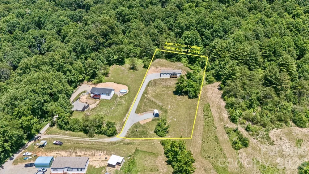 27 Spuds Lane Weaverville, NC 28787