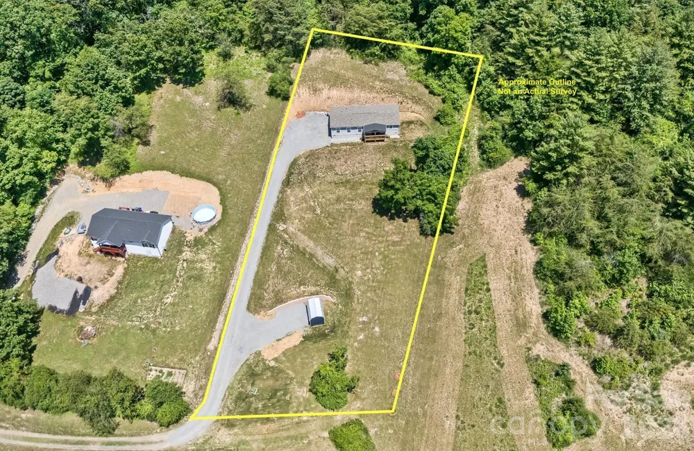 27 Spuds Lane Weaverville, NC 28787