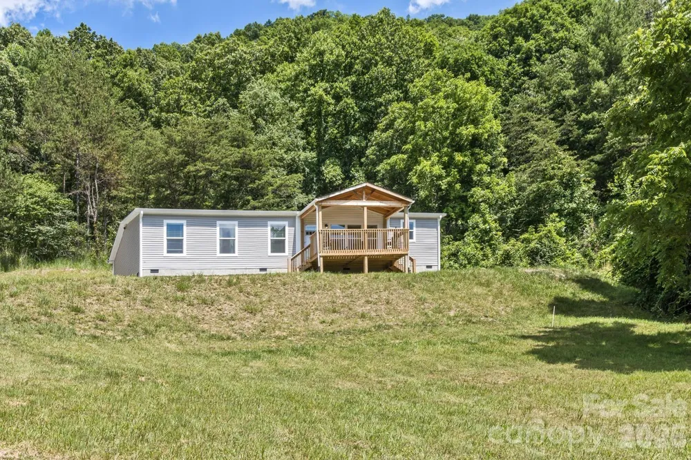 27 Spuds Lane Weaverville, NC 28787