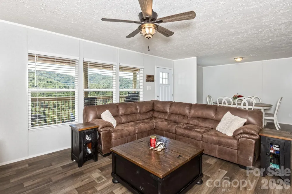 27 Spuds Lane Weaverville, NC 28787