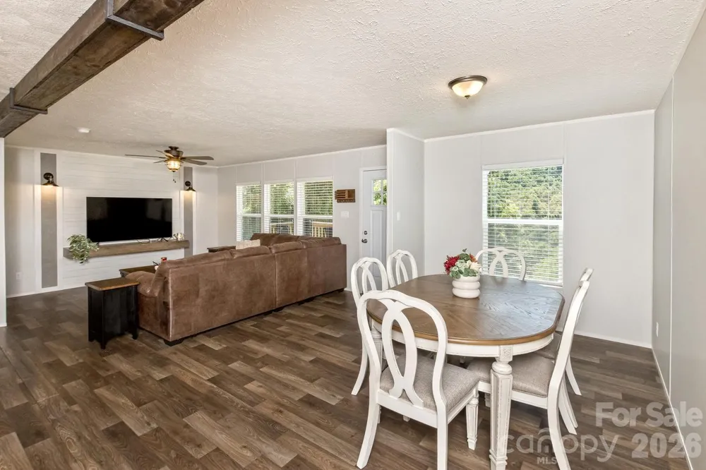 27 Spuds Lane Weaverville, NC 28787