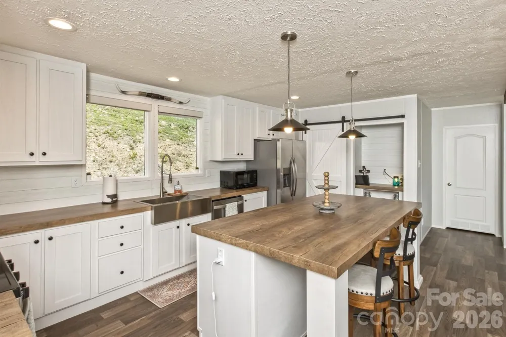 27 Spuds Lane Weaverville, NC 28787