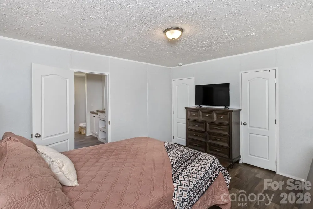 27 Spuds Lane Weaverville, NC 28787