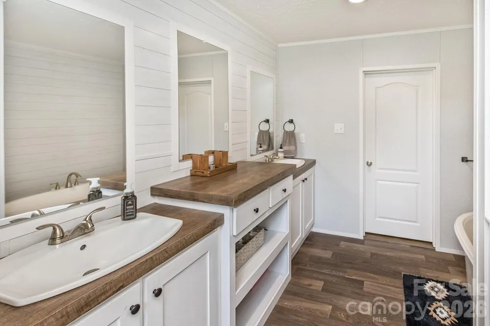 27 Spuds Lane Weaverville, NC 28787
