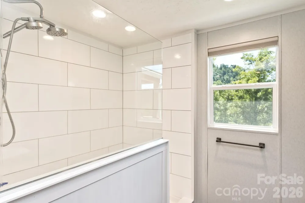 27 Spuds Lane Weaverville, NC 28787