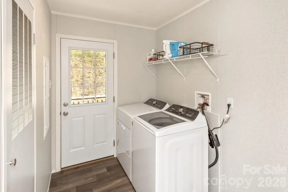 27 Spuds Lane Weaverville, NC 28787