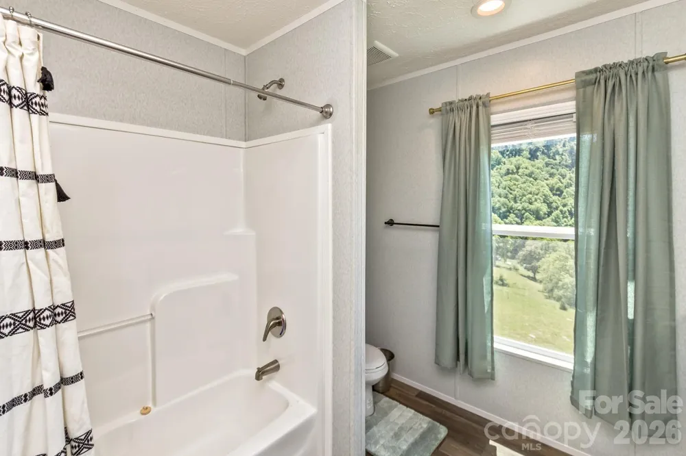 27 Spuds Lane Weaverville, NC 28787